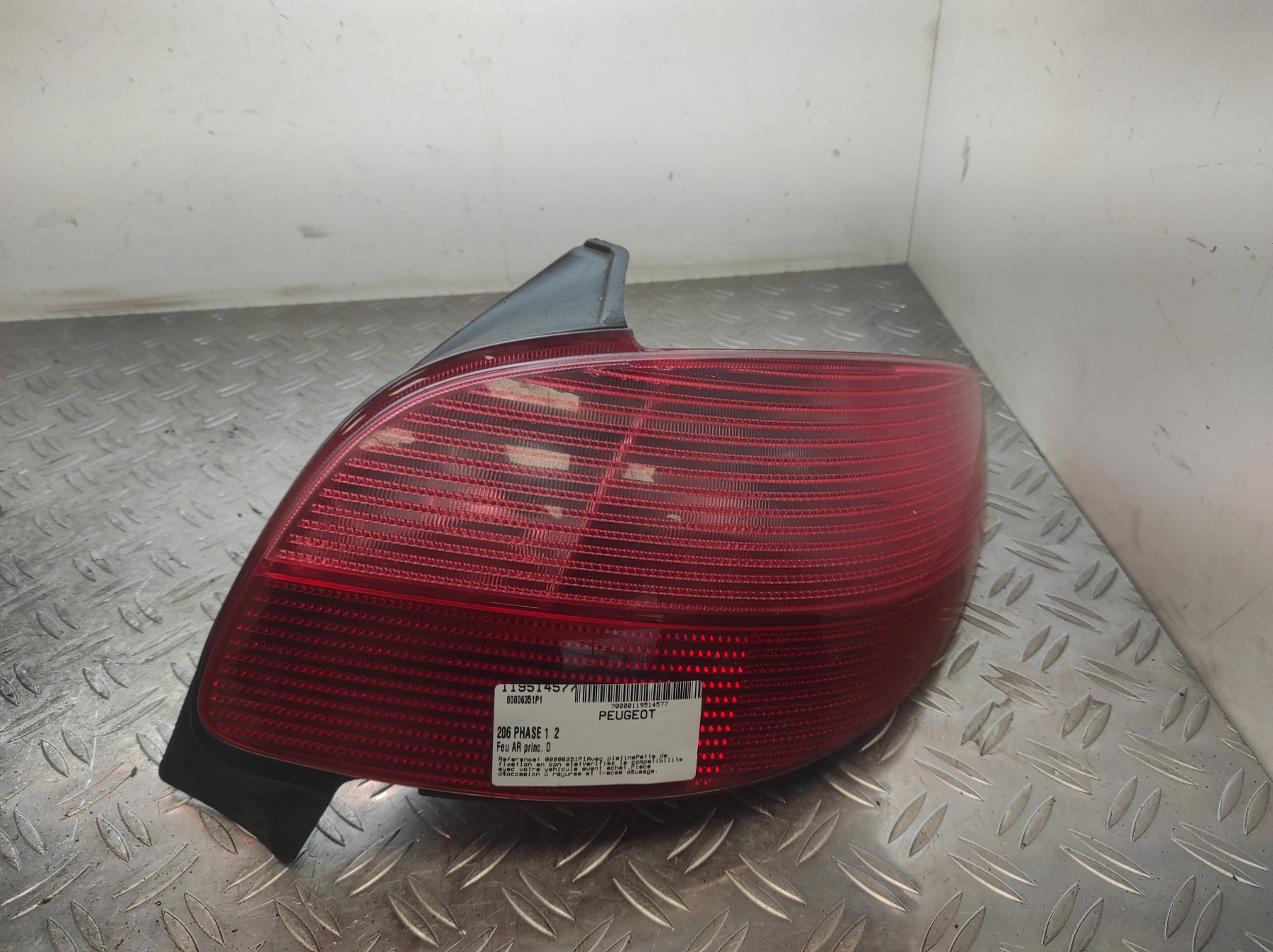 Feu arriere principal droit (feux) PEUGEOT 206 PHASE 1 – 00006351P1