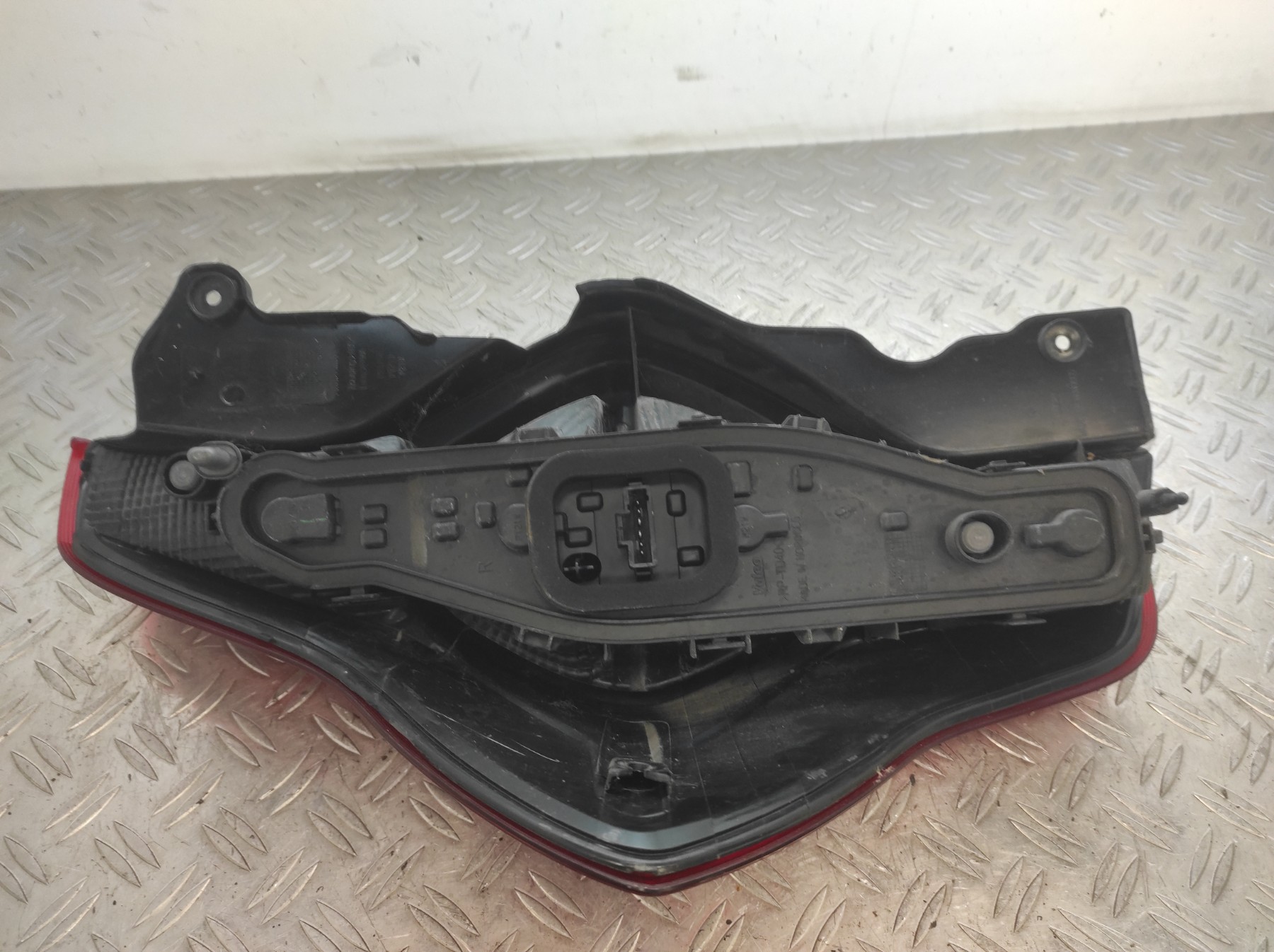 Feu arriere principal gauche (feux) PEUGEOT 206 PHASE 1 – 00006350P1