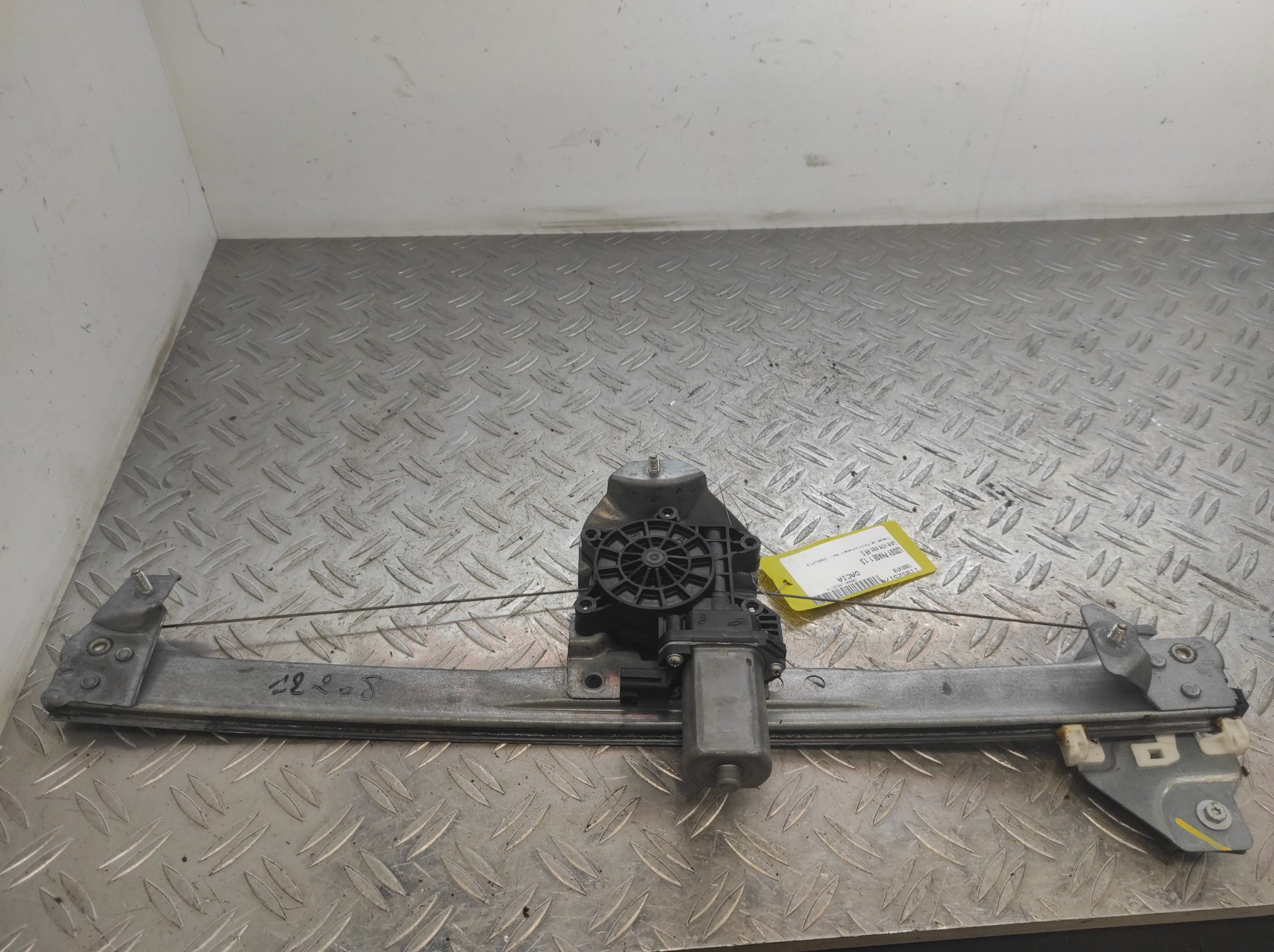 Leve vitre electrique arriere droit DACIA LODGY PHASE 1 – 128001471B