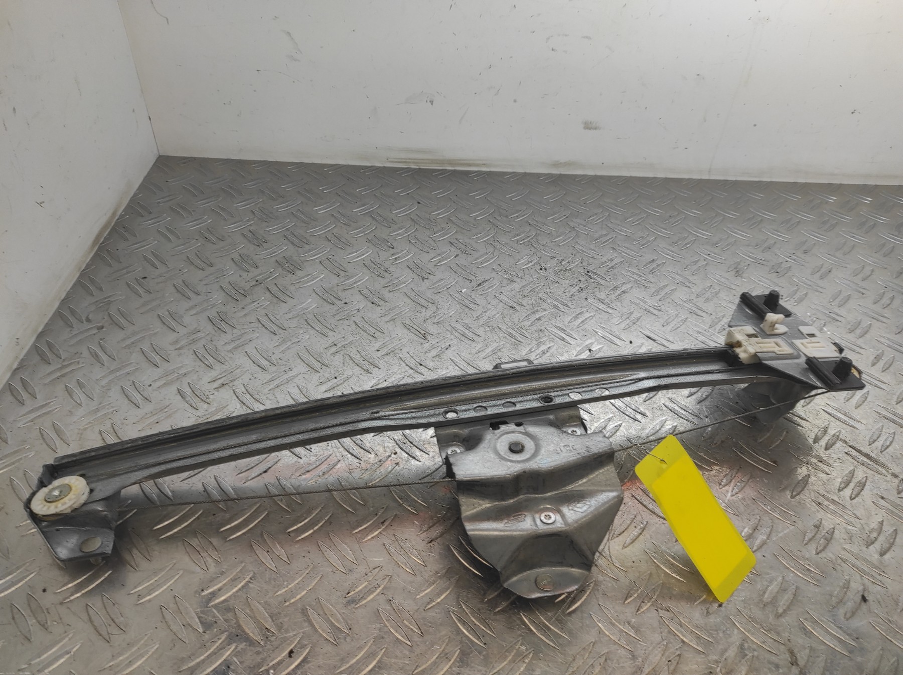 Leve vitre electrique arriere droit DACIA LODGY PHASE 1 – 128001471B