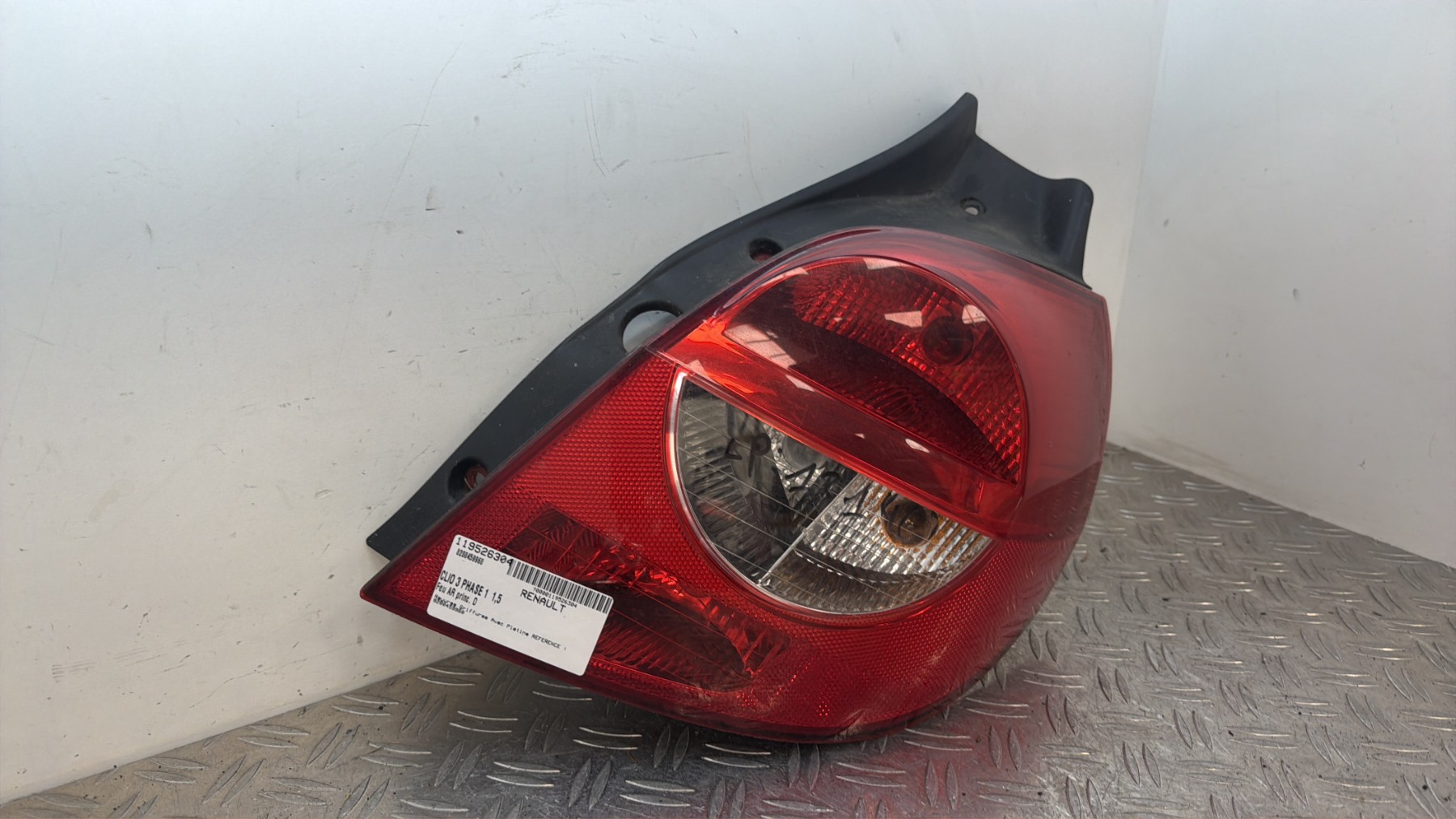 Feu arriere principal droit (feux) RENAULT CLIO 3 PHASE 1 – 8200459960