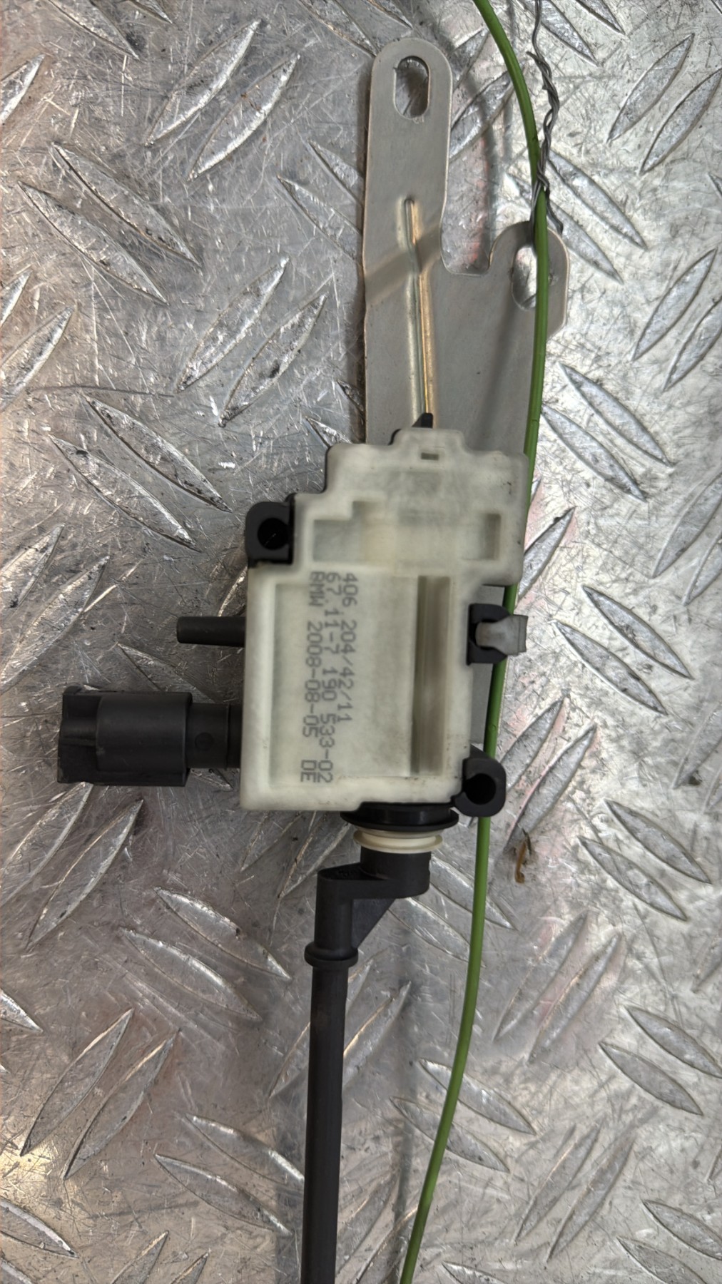 Actionneur verrou trappe d&rsquo;essence BMW – 6,71172E+12