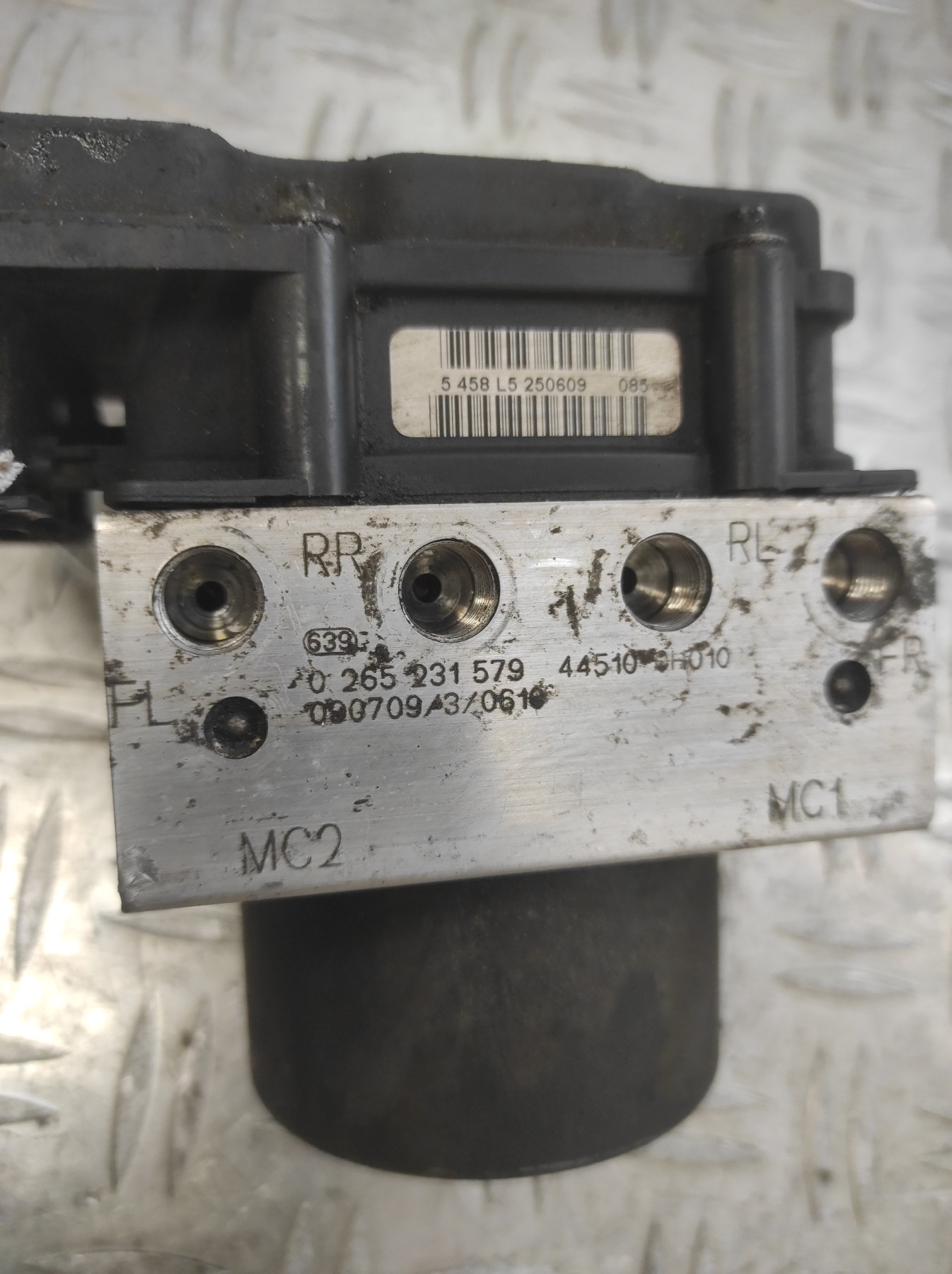 Bloc ABS (freins anti-blocage) PEUGEOT 107 PHASE 1 – 265231579