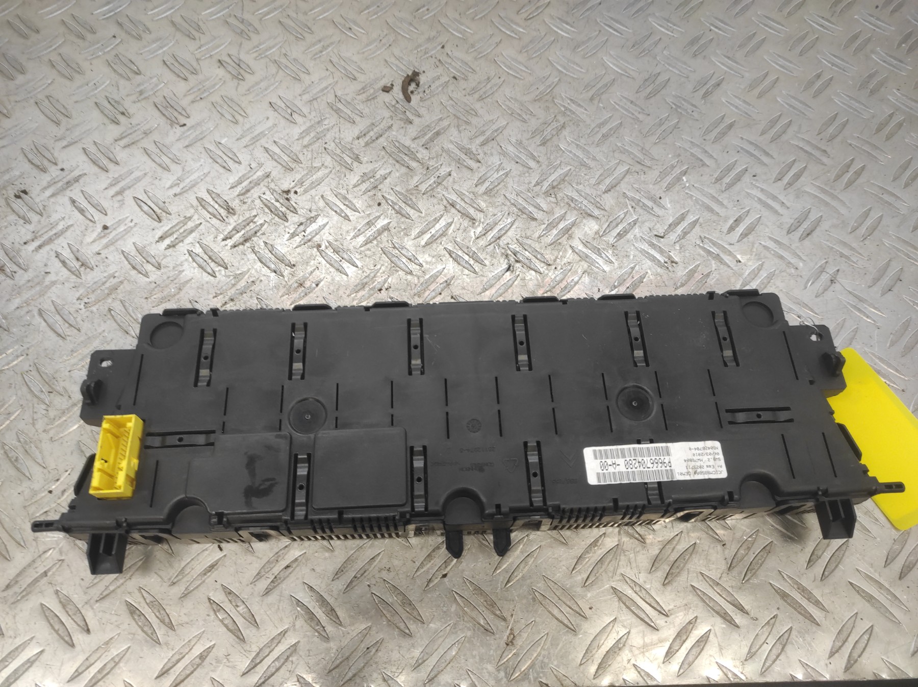 Compteur CITROEN C4 PICASSO 1 – 9666704280