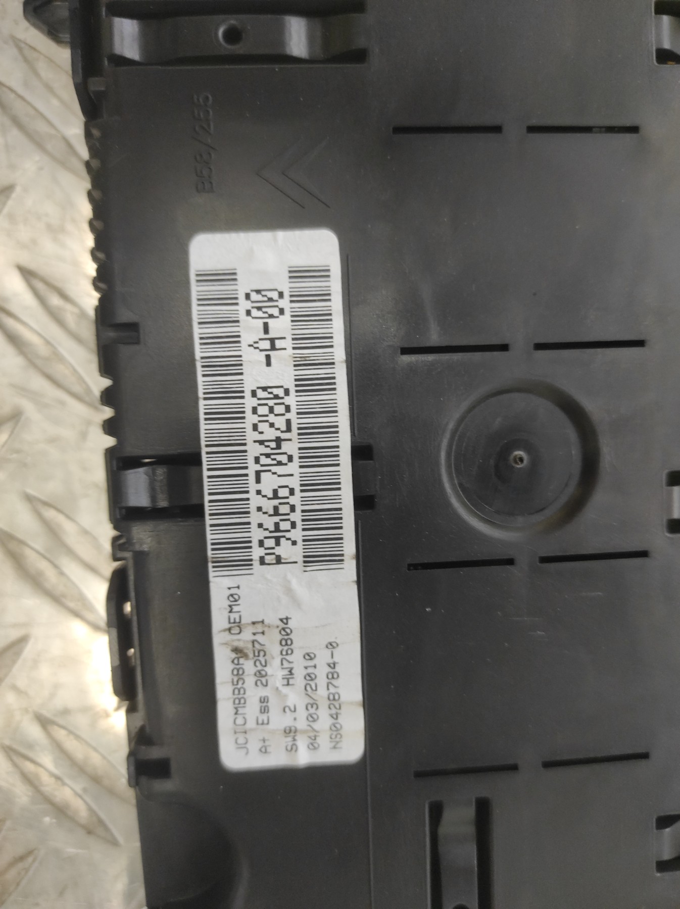 Compteur CITROEN C4 PICASSO 1 – 9666704280
