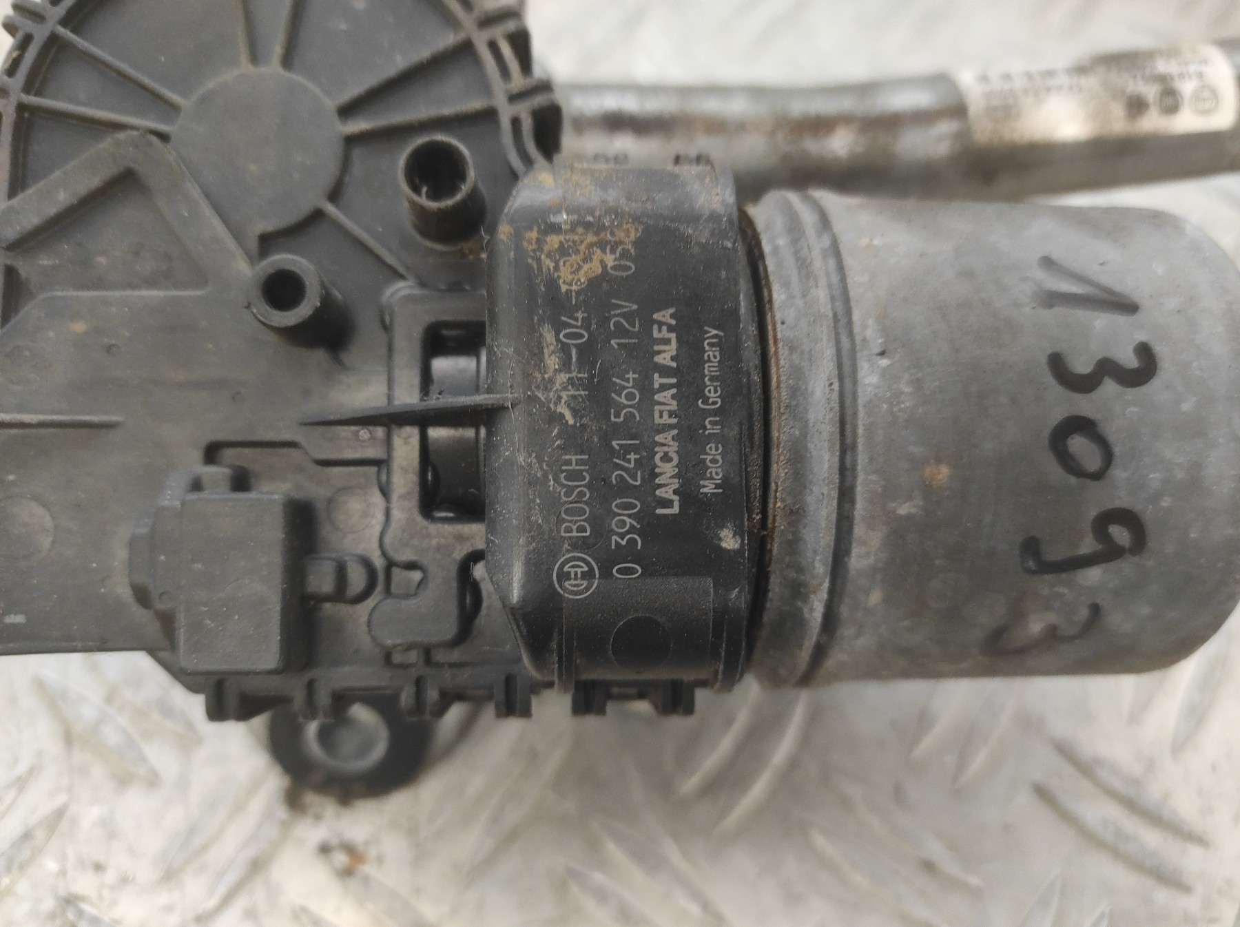 Moteur essuie glace avant FIAT DOBLO 2 PHASE 1 – 390241564