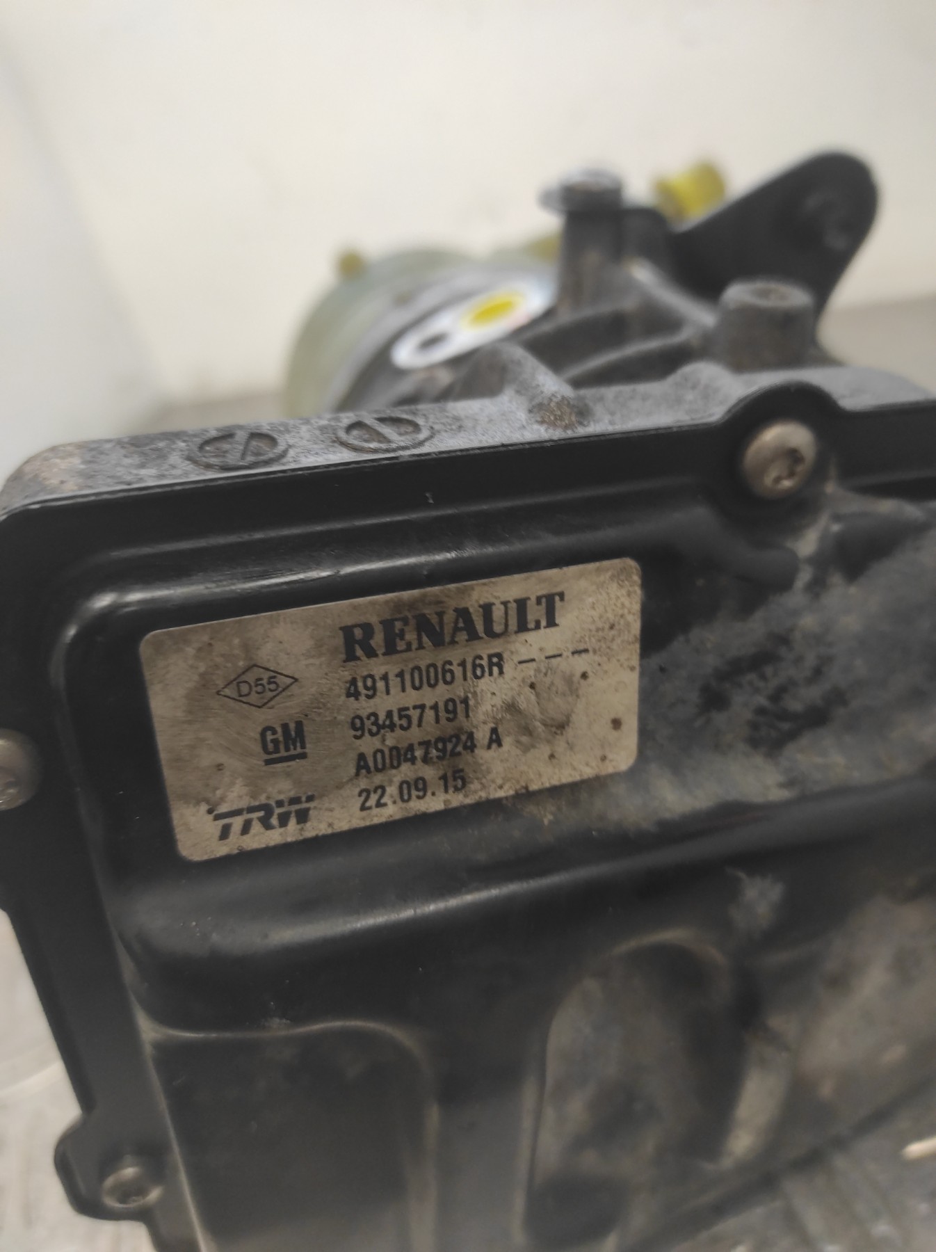 Pompe de direction RENAULT TRAFIC 3 COURT PHASE 1 – 49110061R