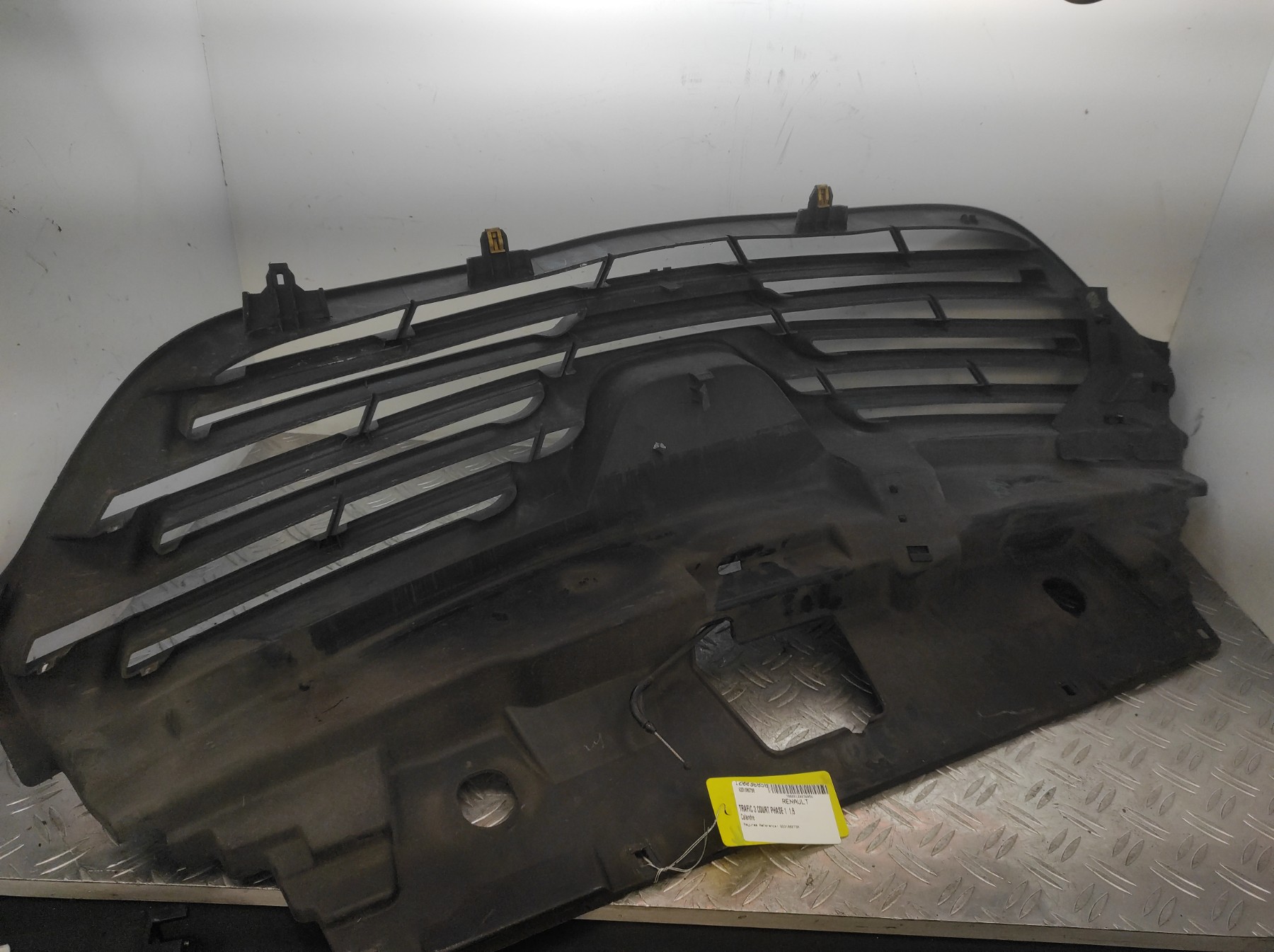 Calandre RENAULT TRAFIC 3 COURT PHASE 1 – 623108673R
