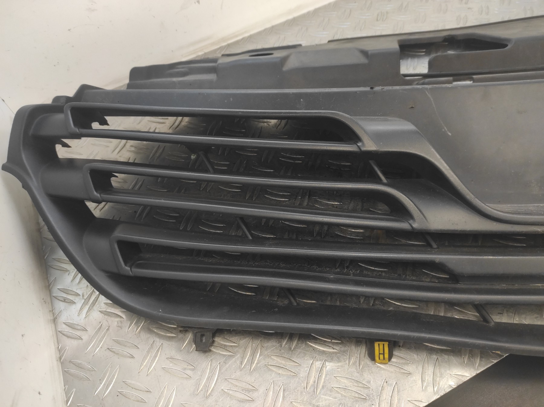 Calandre RENAULT TRAFIC 3 COURT PHASE 1 – 623108673R