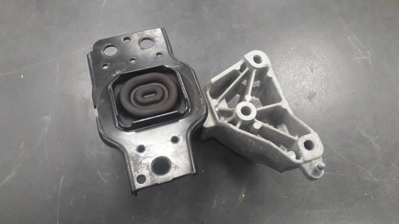 Support moteur RENAULT KANGOO 2 PHASE 1 – 8200429508