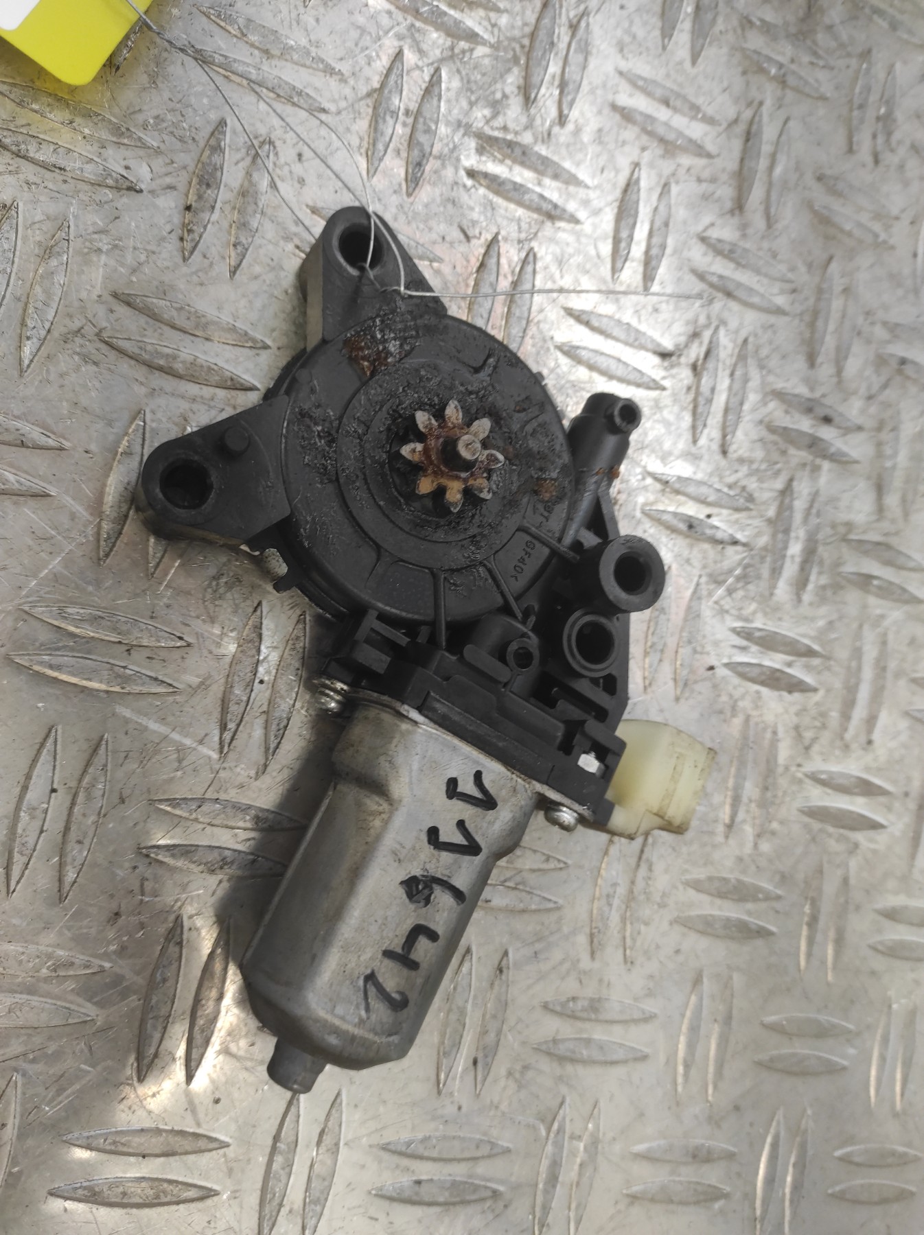 Moteur leve vitre avant gauche KIA SOUL 1 PHASE 1 – 824501M000