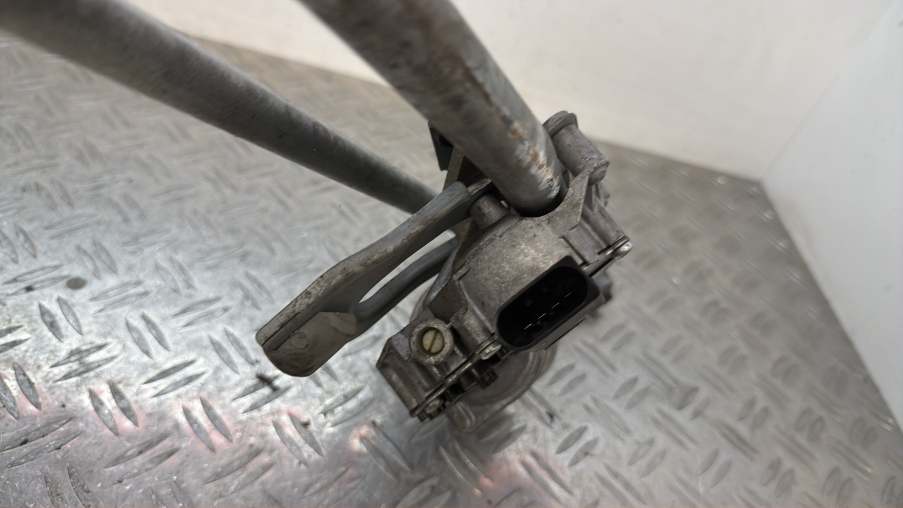 Moteur essuie glace avant BMW X1 E84 PHASE 1 – 299246501