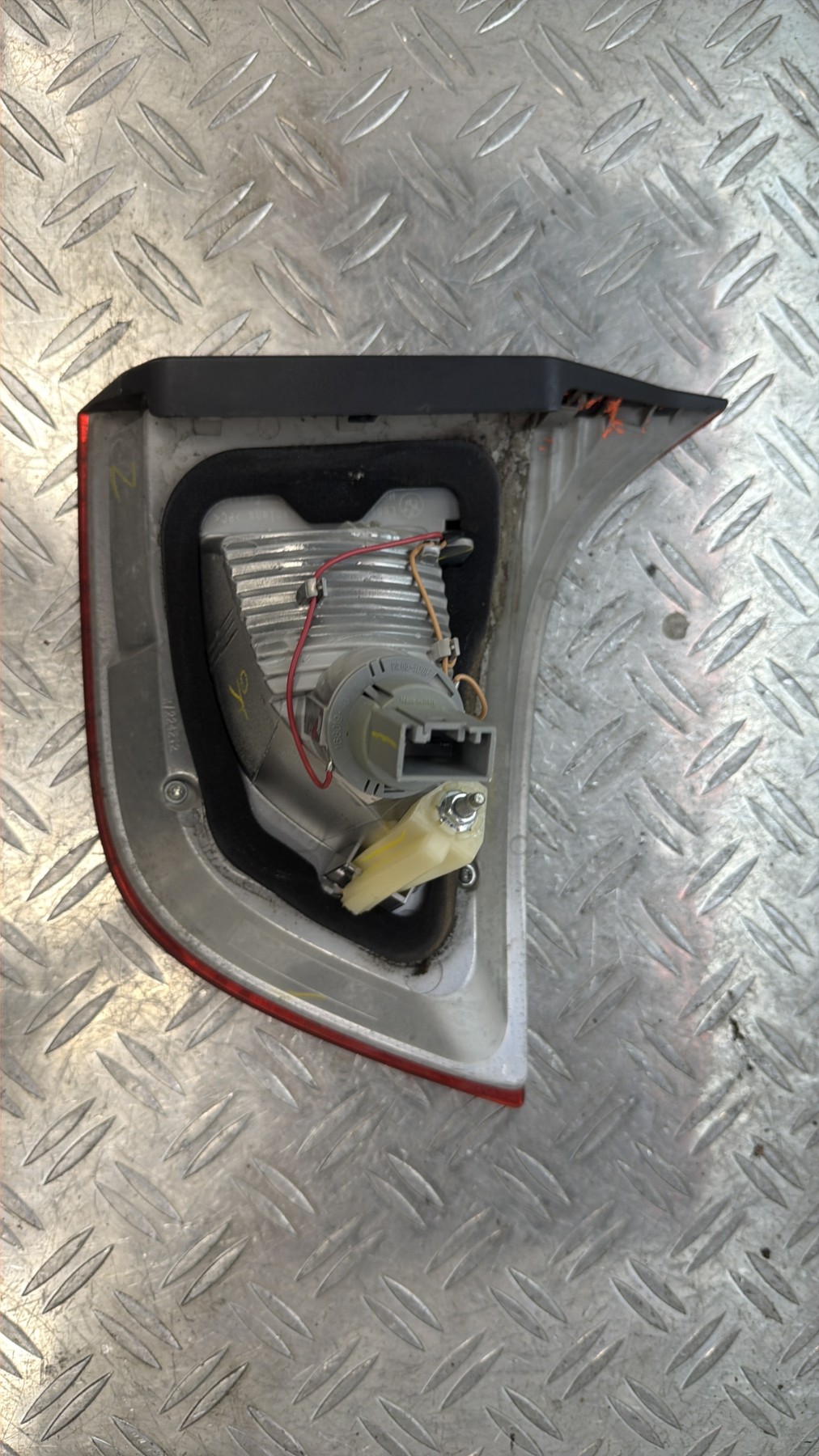 Feu arriere secondaire droit (feux) BMW – 63217295006