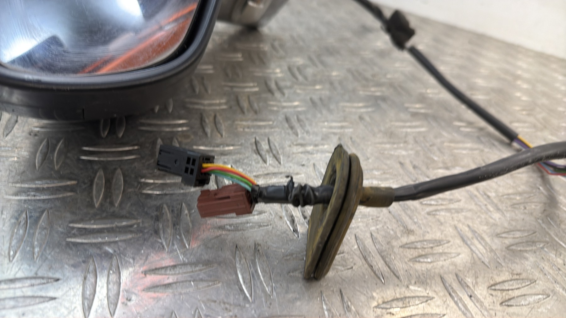 Retroviseur gauche CITROEN DS3 PHASE 1 – 232676025