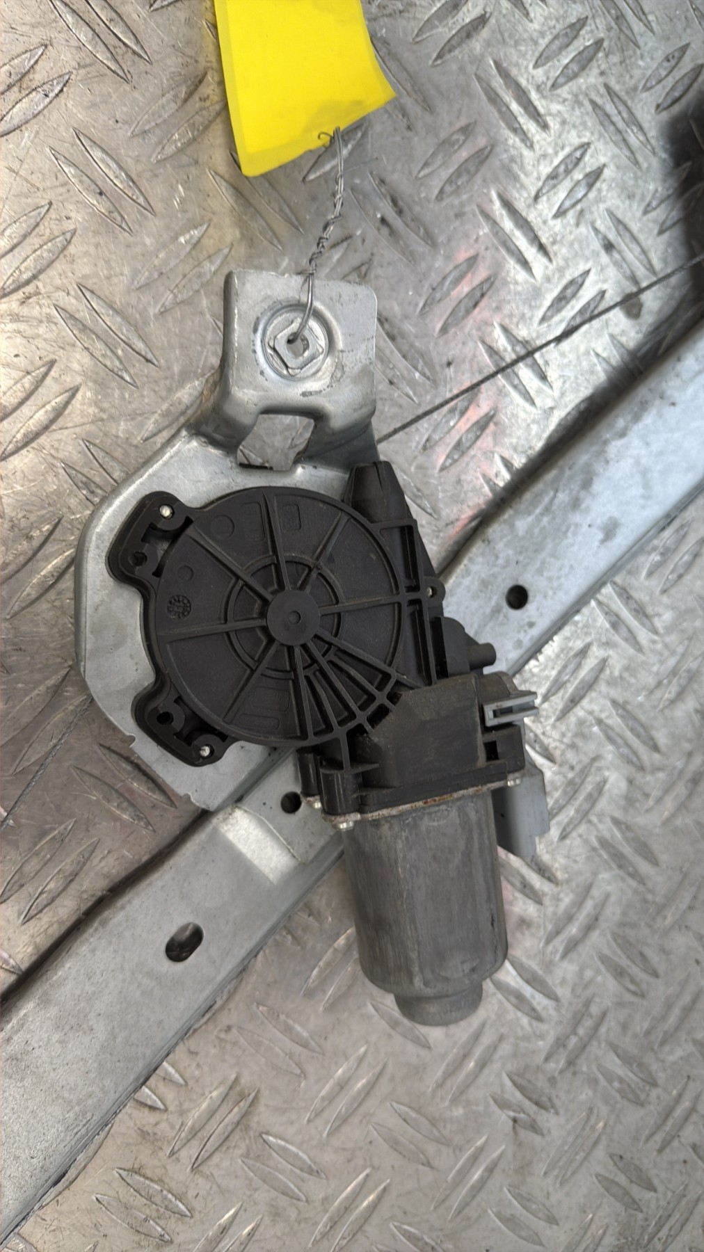 Leve vitre electrique avant gauche CITROEN C3 2 PHASE 1 – 402214C