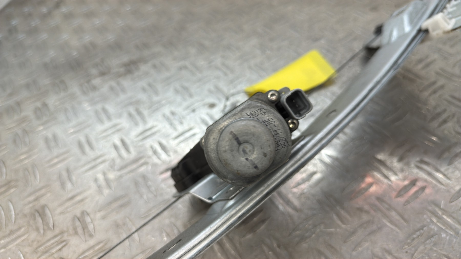 Leve vitre electrique avant gauche CITROEN C3 2 PHASE 1 – 402214C