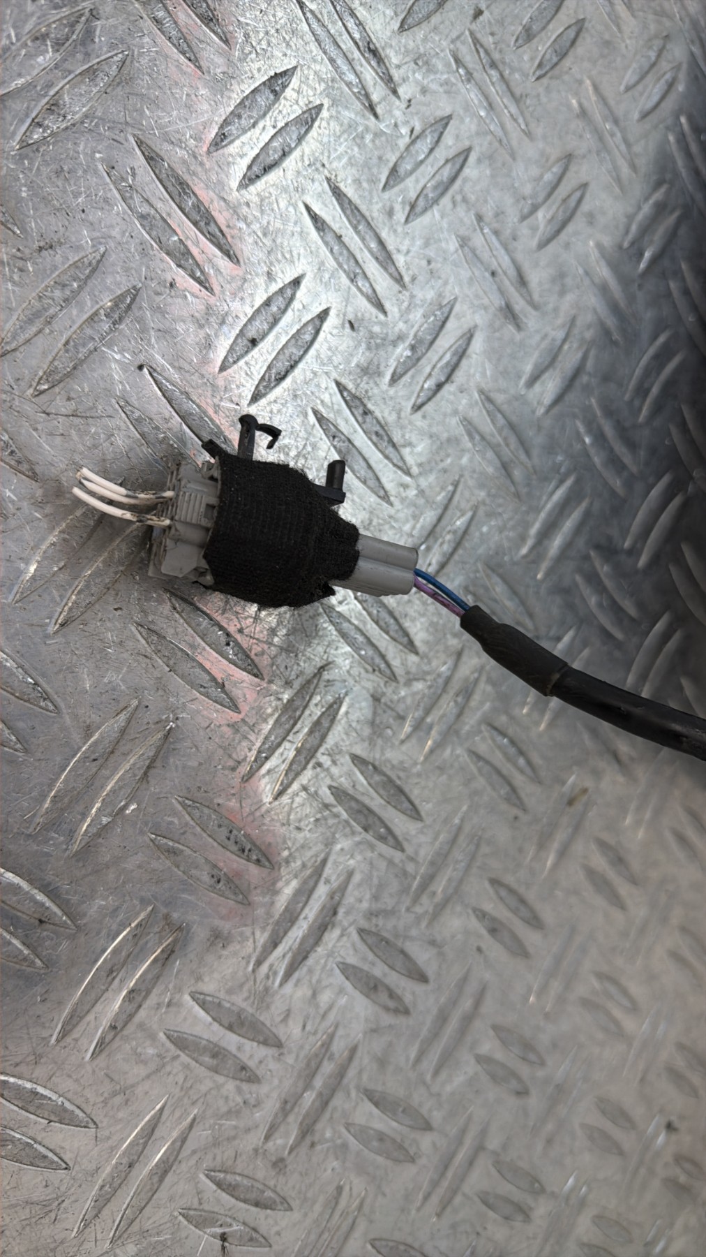 Retroviseur gauche NISSAN NV200 – 96302BE31C