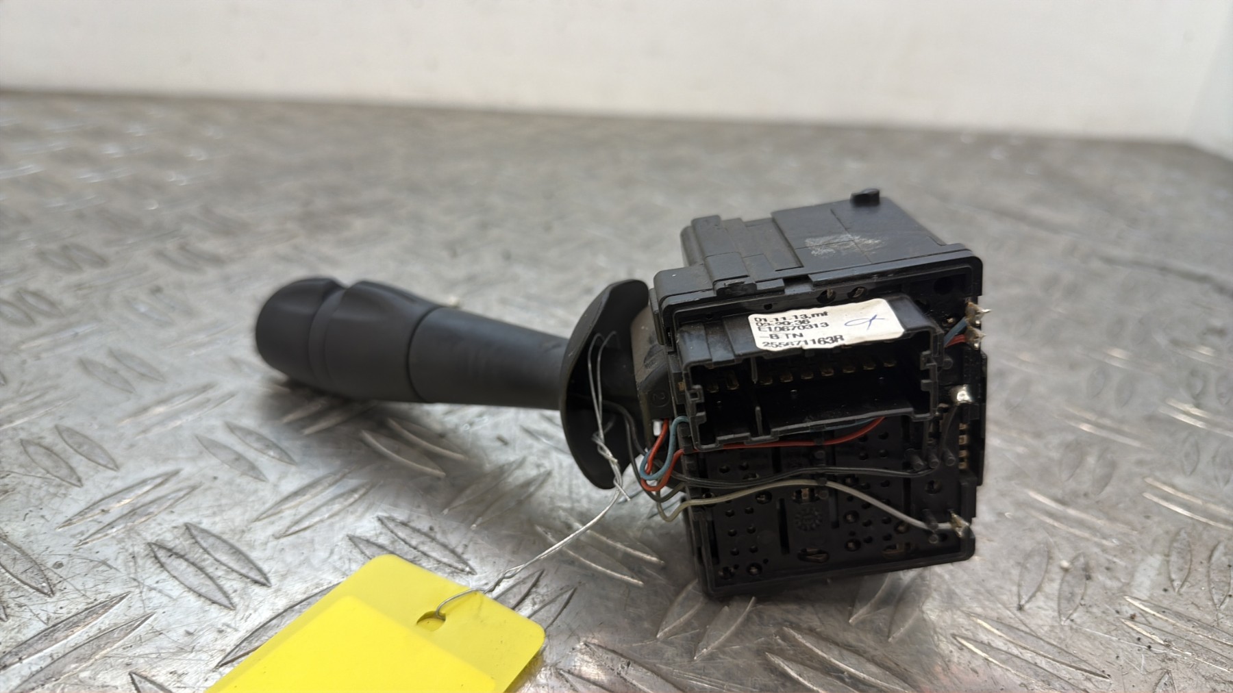 Commodo d’essuie glaces RENAULT CLIO 4 PHASE 1 – 255671163R