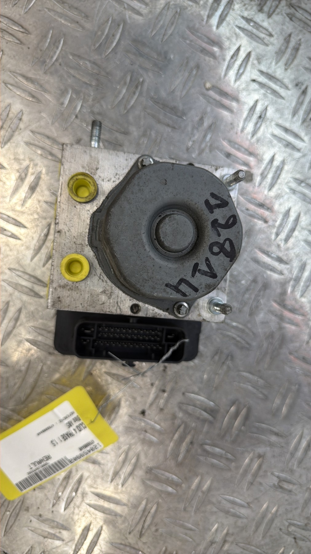 Bloc ABS (freins anti-blocage) RENAULT CLIO 4 PHASE 1 – 476608644R