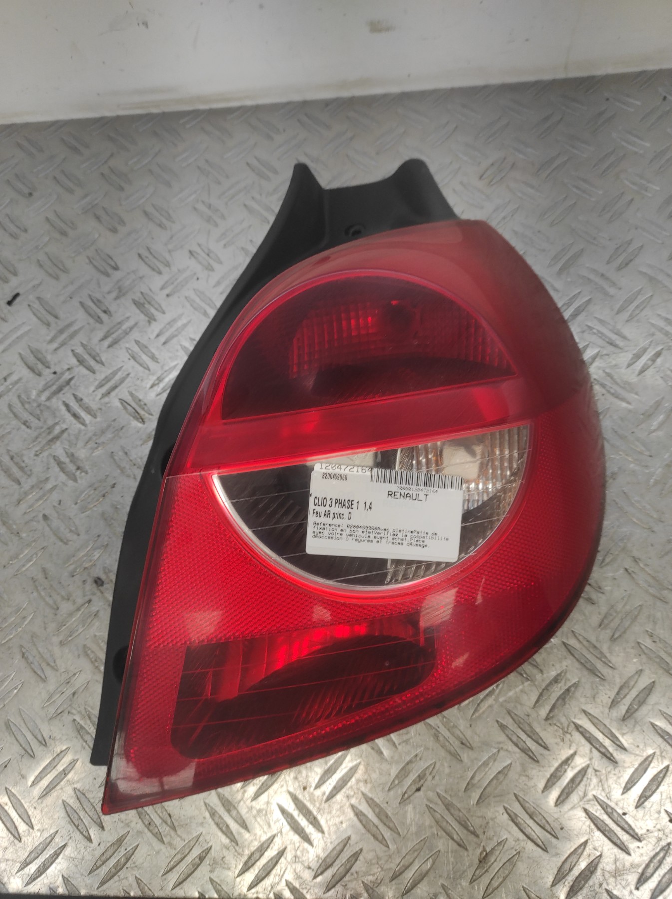 Feu arriere principal droit (feux) RENAULT CLIO 3 PHASE 1 – 8200459960