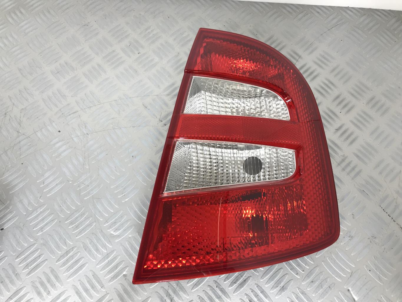 Feu arriere principal droit (feux) SKODA FABIA 1 – 9el171976021