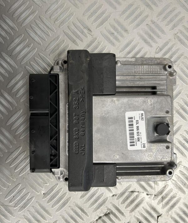 Calculateur moteur AUDI A4 3 – 8k0907352a