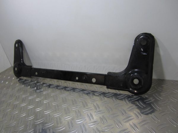 Traverse inferieure RENAULT CLIO 4 – 8200537419