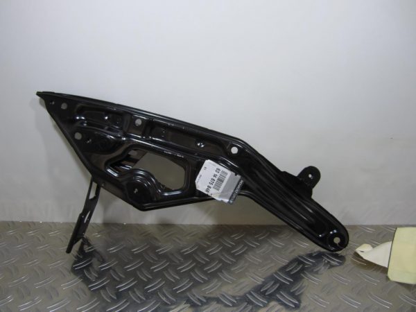 Support aile droit RENAULT TWINGO 3 – 631467504R