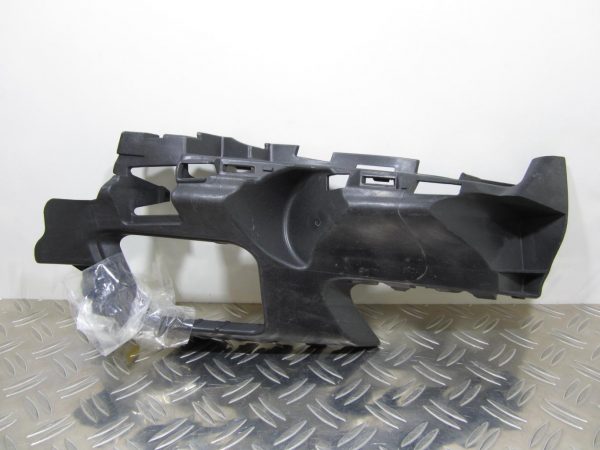 Support de pare chocs avant AUDI A3 4 – 8Y0807320A