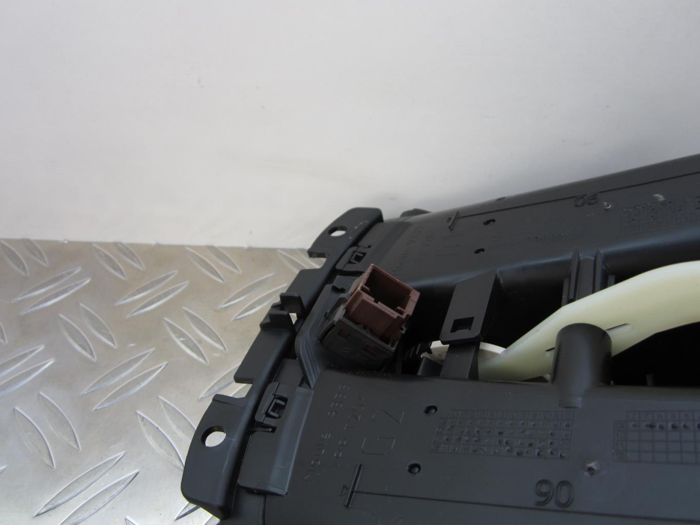 Console central (interieur plastique) PEUGEOT 207 – 96724726ZD / 96724726 / 9665103980