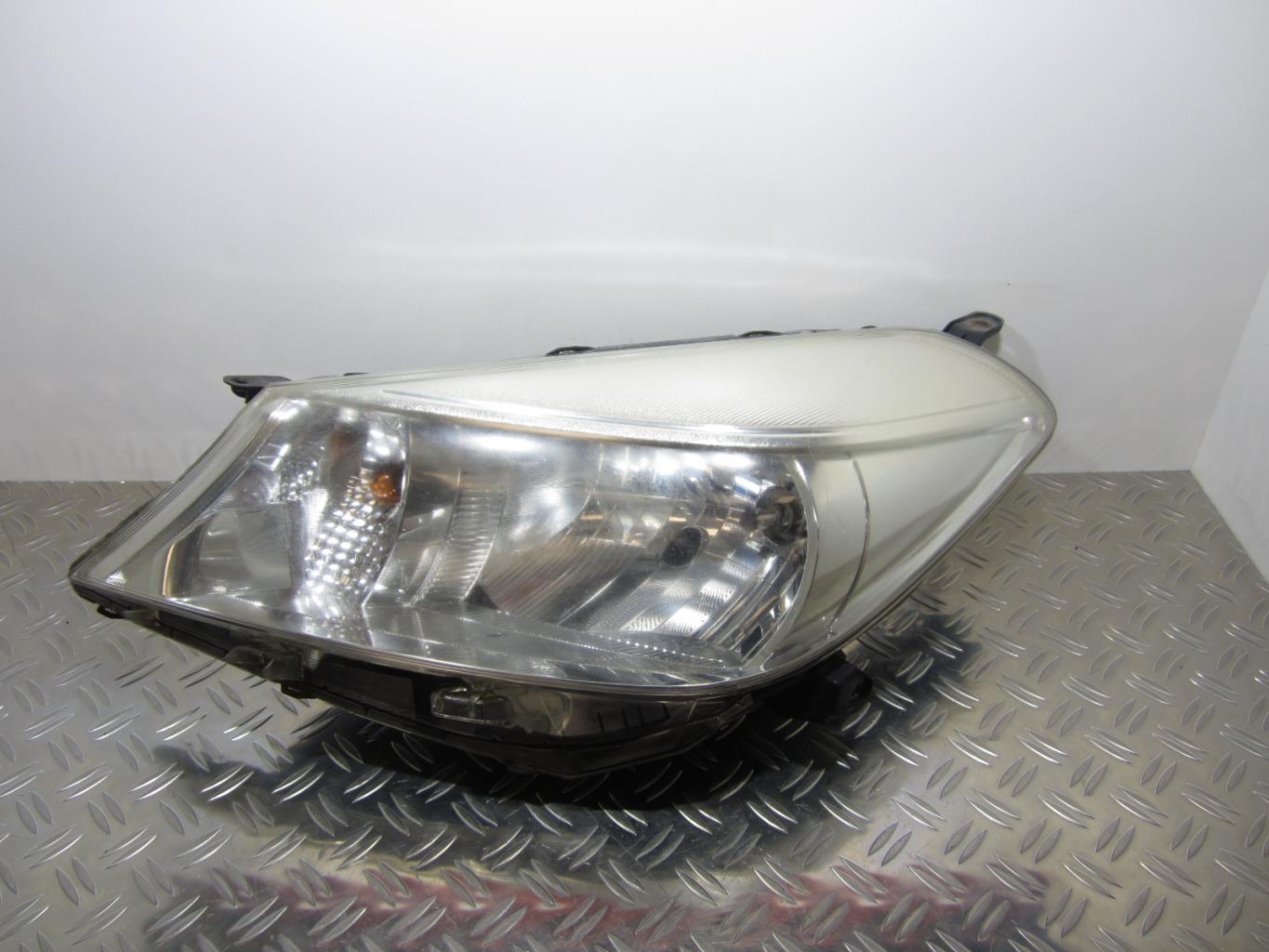Optique avant principal gauche (feux)(phare) TOYOTA YARIS 3