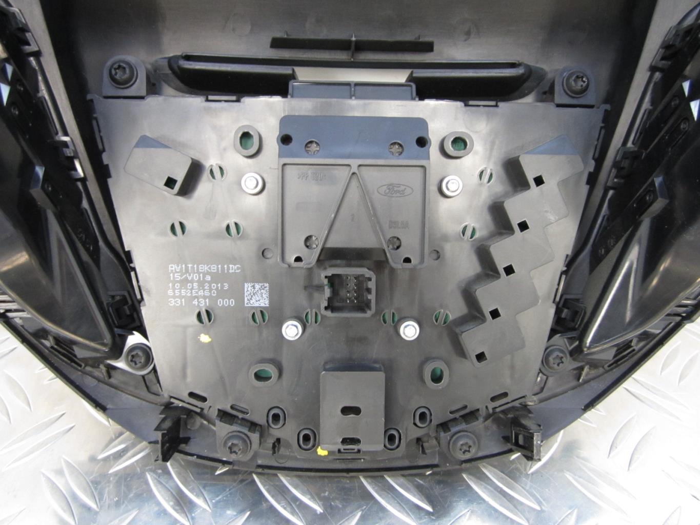 Console central + Commande autoradio FORD B-MAX – 331431000 / AV1118835