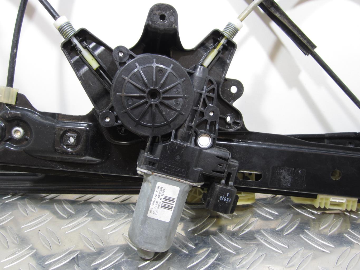 Leve vitre electrique avant droit FORD C-MAX 2 – AM51U23200BE / AM51U23200