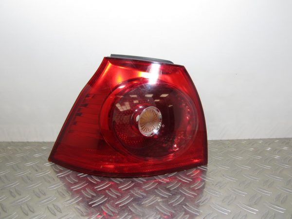 Feu arriere principal gauche (feux) VOLKSWAGEN GOLF 5 – 028490106