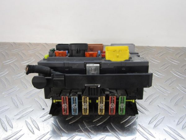Boitier servitude moteur (BSM) PEUGEOT 308 1 SW – 9666700480 / 9636079380
