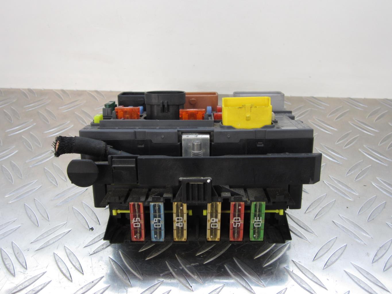 Boitier servitude moteur (BSM) PEUGEOT 308 1 SW – 9666700480 / 9636079380
