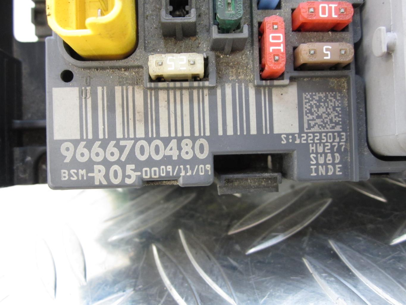 Boitier servitude moteur (BSM) PEUGEOT 308 1 SW – 9666700480 / 9636079380