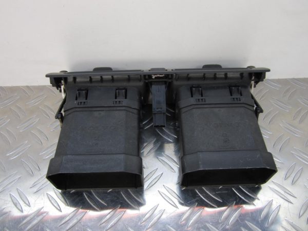 Aerateur tableau de bord VOLVO V50 – Y01144 / Y01145