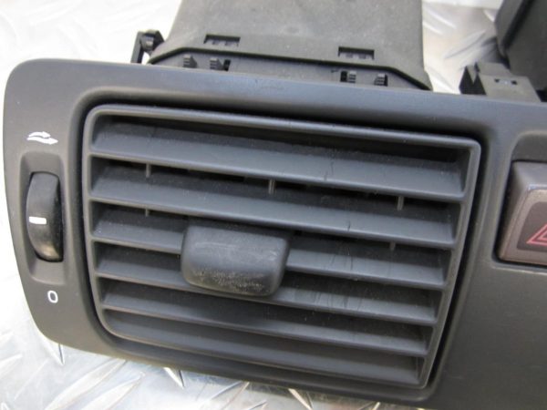 Aerateur tableau de bord VOLVO V50 – Y01144 / Y01145