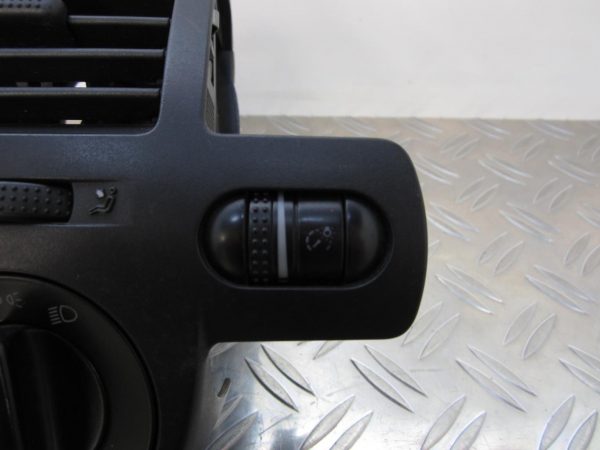 Aerateur tableau de bord avant gauche VOLKSWAGEN POLO 3 – 6X1819703A