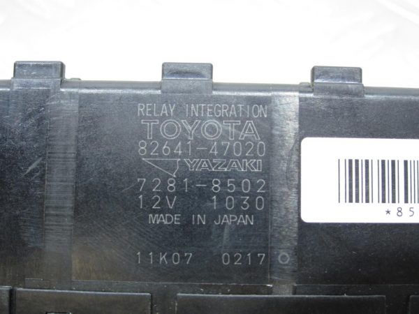 Porte fusible TOYOTA YARIS 3 – 8264147020 / 72818502