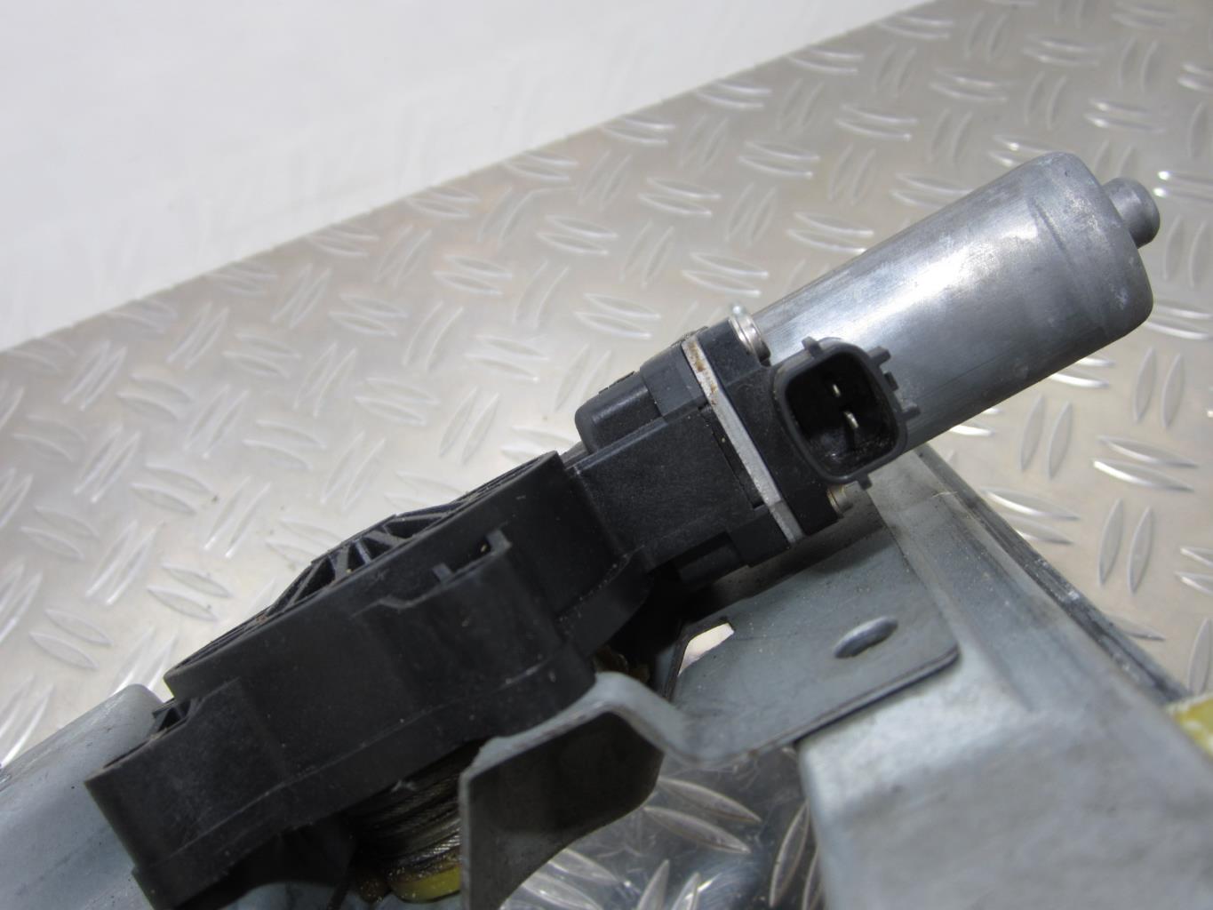 Mecanisme de leve vitre electrique avant droit RENAULT CLIO 4 – 807205569 / 807205569R