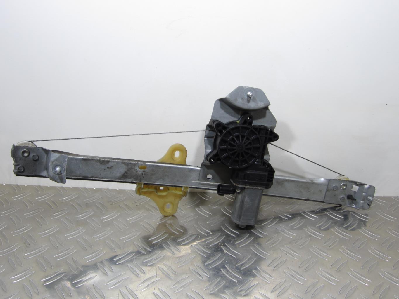 Mecanisme de leve vitre electrique avant droit RENAULT CLIO 4 – 807205569 / 807205569R