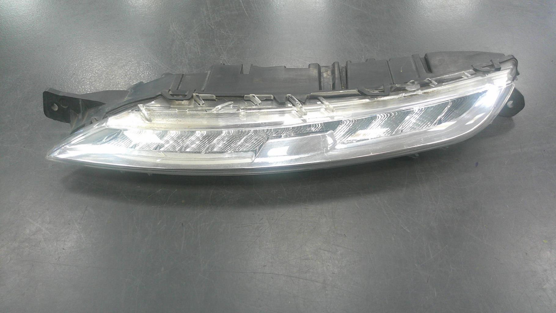 Feu diurne avant gauche CITROEN C4 GRAND SPACETOURER – 9676036580