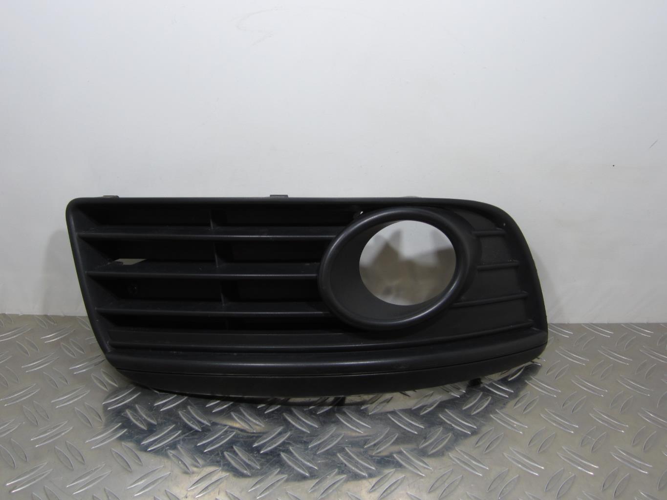 Grille de pare choc VOLKSWAGEN GOLF 5 – 1K0853666R