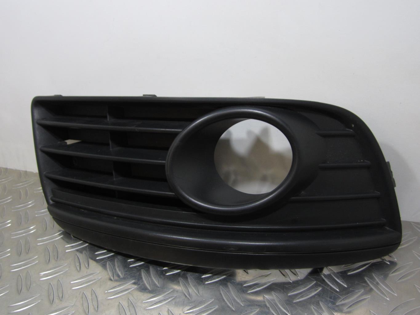Grille de pare choc VOLKSWAGEN GOLF 5 – 1K0853666R
