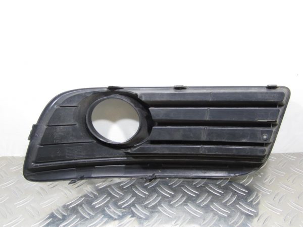 Grille de pare choc VOLKSWAGEN GOLF 5 – 1K0853666R