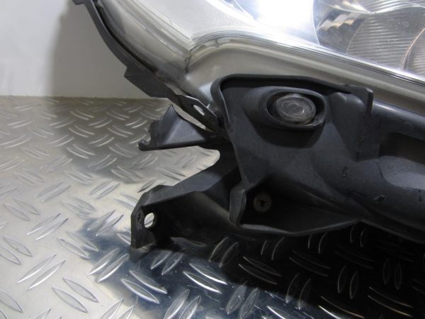 Optique avant principal droit (feux)(phare) RENAULT CLIO 3 PHASE 2 – 8200892495