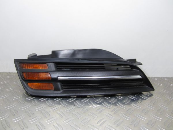 Grille de calandre droite NISSAN MICRA 3 – 89027936