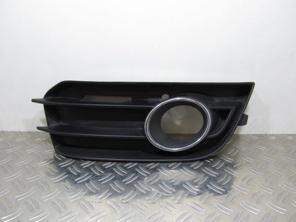 Grille de pare choc AUDI A1 1 – 8X0807682A